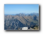 2008-10-11 Daumen (21) again Zugspitze in Distance